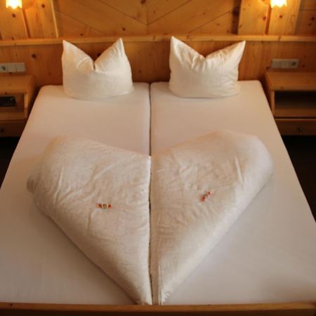 Hotel Garni Apart Elfriede Fiss Room photo